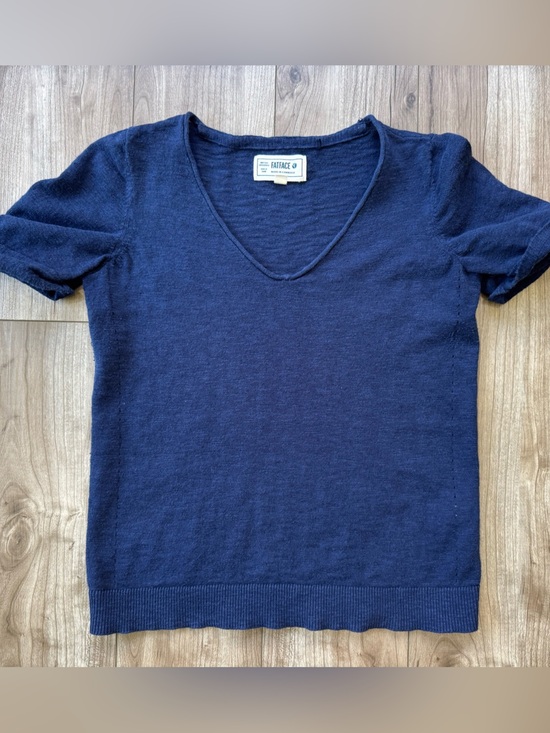 Fatface Tops - FatFace navy blue short-sleeve V-neck knit sweater Size 2 lightweight
